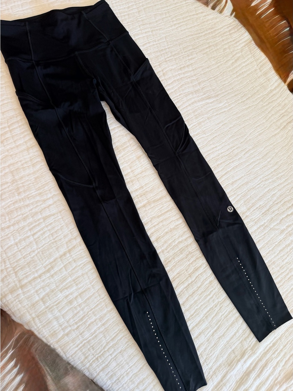Lululemon NWOT Black Reflective Detail Leggings
